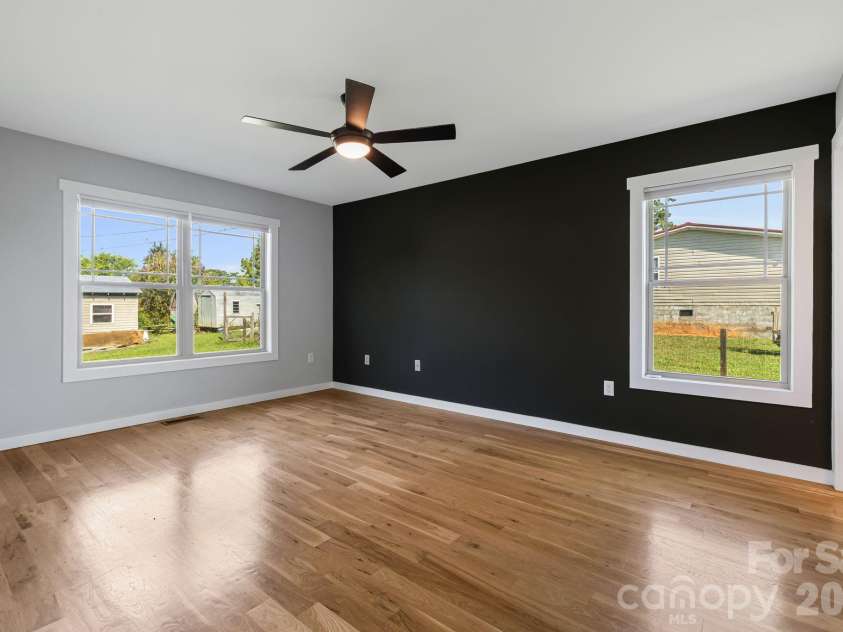 108 Split Rail Drive Extension, Asheville, NC 28806.  MLS# CAR4419482, YatesRealty ID 28688. 