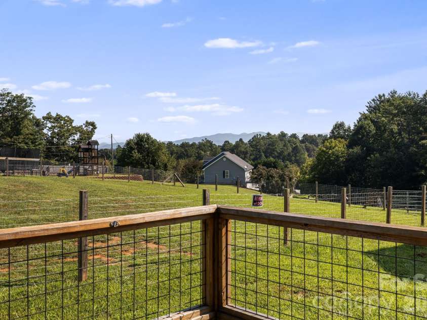 108 Split Rail Drive Extension, Asheville, NC 28806.  MLS# CAR4419482, YatesRealty ID 28688. 