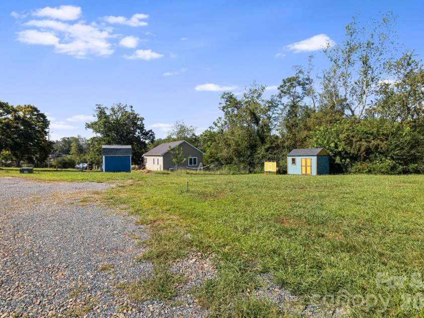 108 Split Rail Drive Extension, Asheville, NC 28806.  MLS# CAR4419482, YatesRealty ID 28688. 