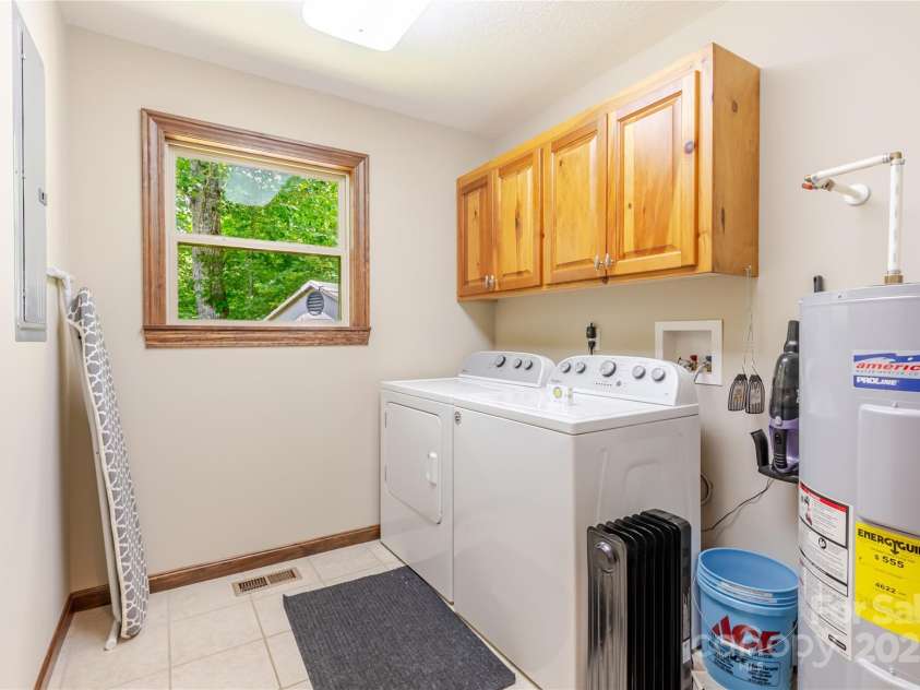 343 Rio Bravo Drive, Sylva, NC 28779.  MLS# CAR4281386, YatesRealty ID 28688. 