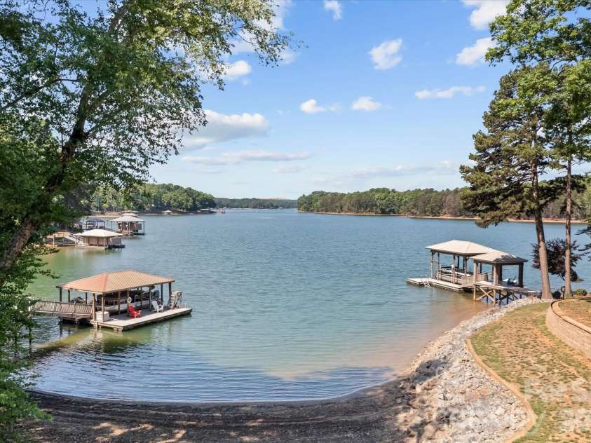 119 Farley Lane, Troutman, NC 28166.  MLS# CAR4382303, YatesRealty ID 28689. 