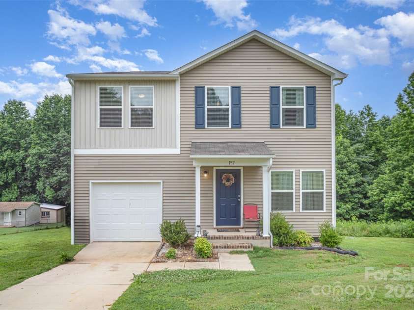 152 Grassy Meadow Lane, Statesville, NC 28625.  MLS# CAR4266464, YatesRealty ID 28689. 