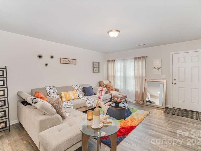 152 Grassy Meadow Lane, Statesville, NC 28625.  MLS# CAR4266464, YatesRealty ID 28689. 