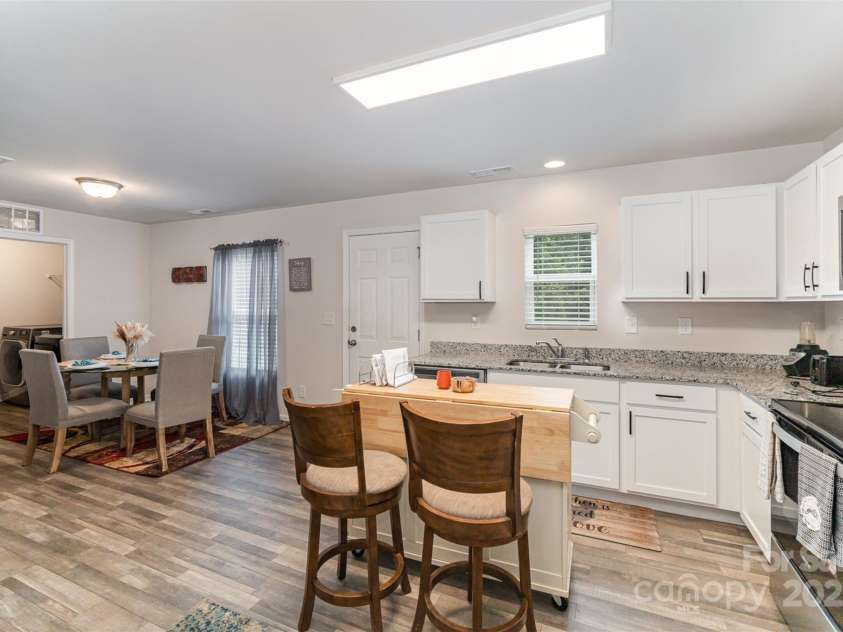 152 Grassy Meadow Lane, Statesville, NC 28625.  MLS# CAR4266464, YatesRealty ID 28689. 