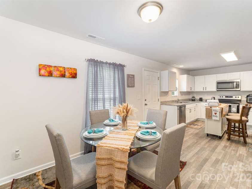 152 Grassy Meadow Lane, Statesville, NC 28625.  MLS# CAR4266464, YatesRealty ID 28689. 