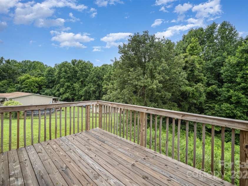 152 Grassy Meadow Lane, Statesville, NC 28625.  MLS# CAR4266464, YatesRealty ID 28689. 