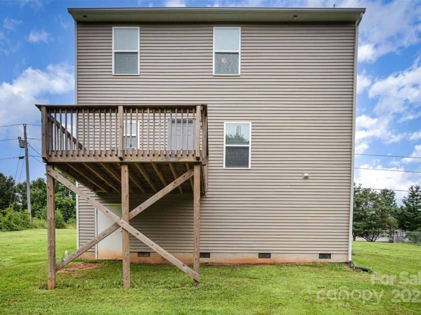 152 Grassy Meadow Lane, Statesville, NC 28625.  MLS# CAR4266464, YatesRealty ID 28689. 
