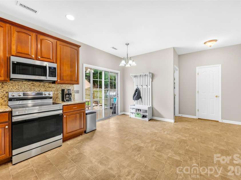 17327 Newlands Corner Lane, Charlotte, NC 28277.  MLS# CAR4387584, YatesRealty ID 28690. 