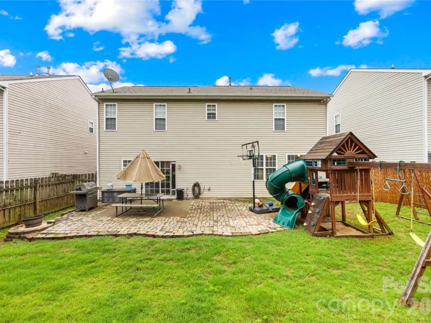17327 Newlands Corner Lane, Charlotte, NC 28277.  MLS# CAR4387584, YatesRealty ID 28690. 