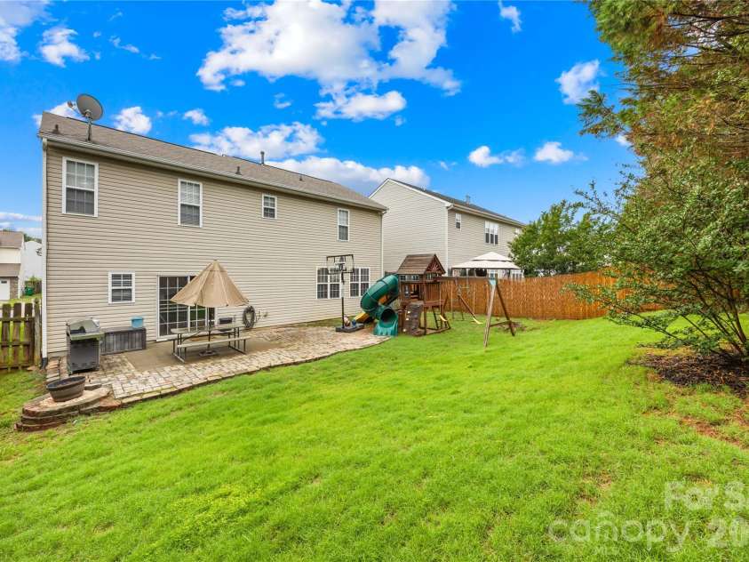 17327 Newlands Corner Lane, Charlotte, NC 28277.  MLS# CAR4387584, YatesRealty ID 28690. 