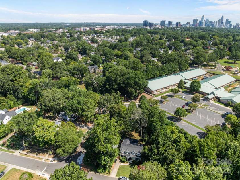 701 Hollis Road, Charlotte, NC 28209.  MLS# CAR4284205, YatesRealty ID 28691. 