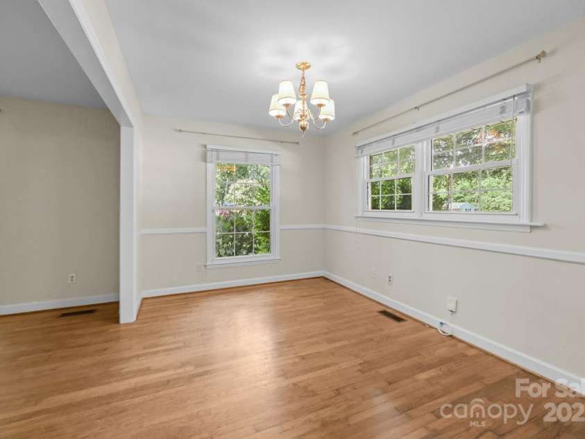 701 Hollis Road, Charlotte, NC 28209.  MLS# CAR4284205, YatesRealty ID 28691. 