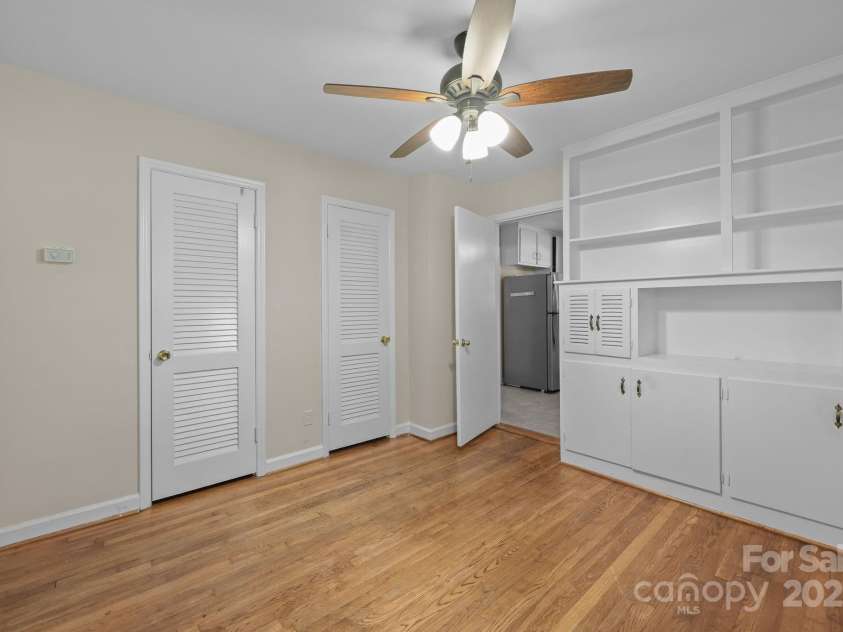 701 Hollis Road, Charlotte, NC 28209.  MLS# CAR4284205, YatesRealty ID 28691. 