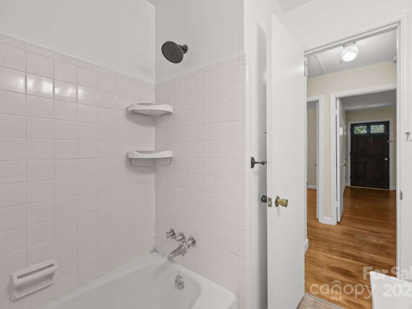 701 Hollis Road, Charlotte, NC 28209.  MLS# CAR4284205, YatesRealty ID 28691. 