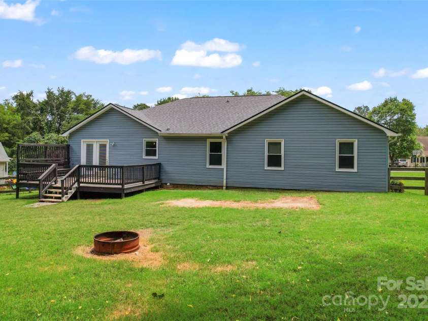 110 Log Barn Road, Salisbury, NC 28146.  MLS# CAR4282136, YatesRealty ID 28692. 
