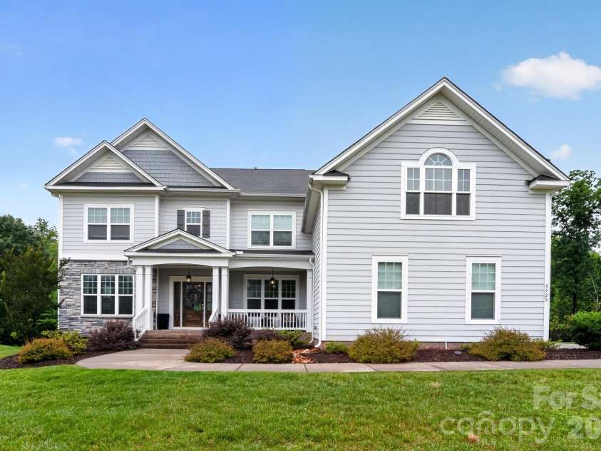 8529 Raven Top Drive, Mint Hill, NC 28227.  MLS# CAR4390463, YatesRealty ID 28692. 