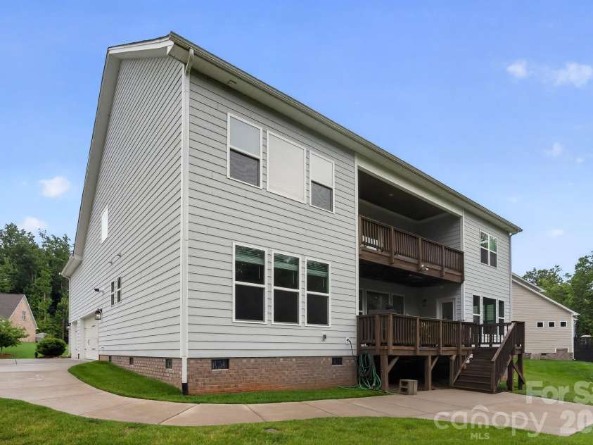 8529 Raven Top Drive, Mint Hill, NC 28227.  MLS# CAR4390463, YatesRealty ID 28692. 