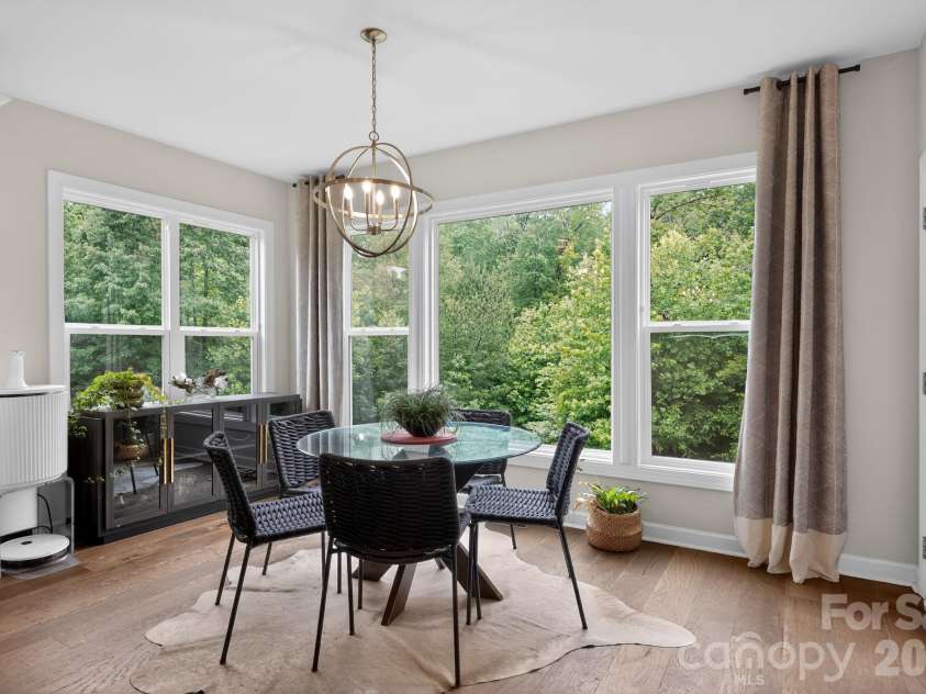 8529 Raven Top Drive, Mint Hill, NC 28227.  MLS# CAR4390463, YatesRealty ID 28692. Breakfast nook
