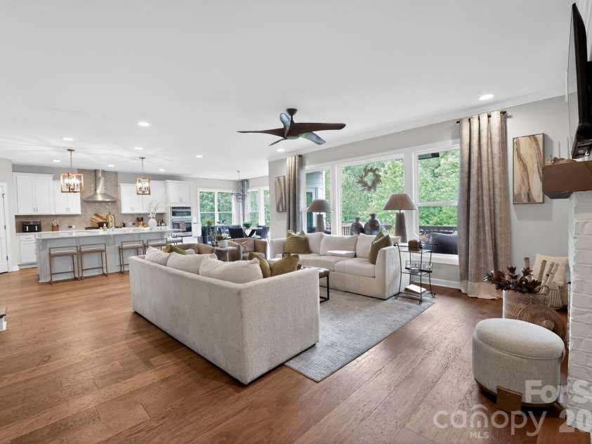 8529 Raven Top Drive, Mint Hill, NC 28227.  MLS# CAR4390463, YatesRealty ID 28692. Kitchen/great room