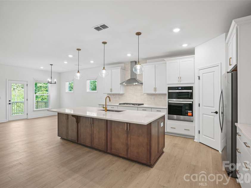 1210 Chasity Trails Court, Matthews, NC 28104.  MLS# CAR4387944, YatesRealty ID 28693. Kitchen