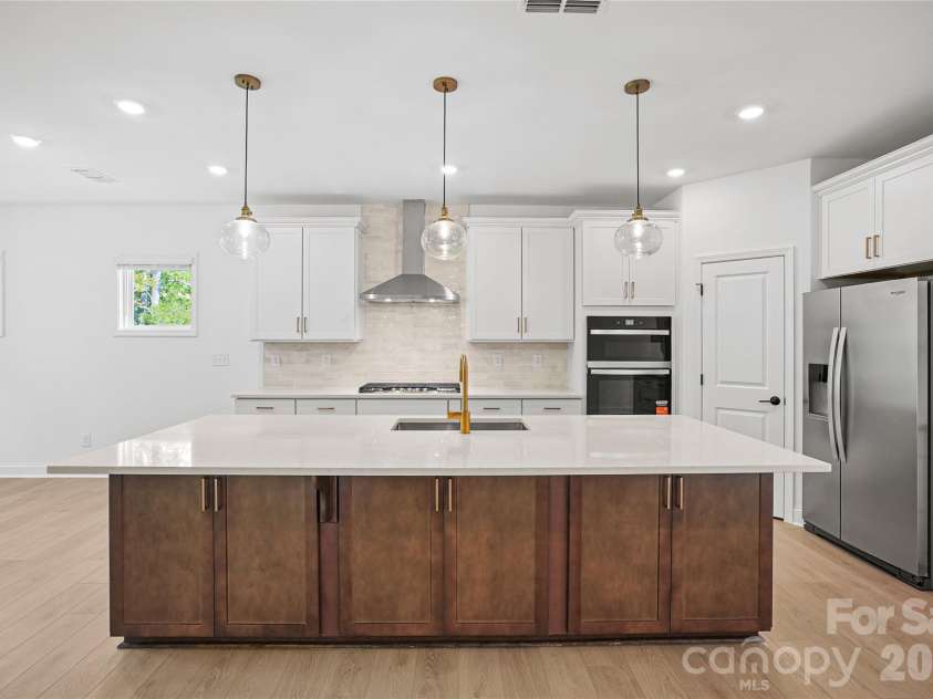 1210 Chasity Trails Court, Matthews, NC 28104.  MLS# CAR4387944, YatesRealty ID 28693. Kitchen