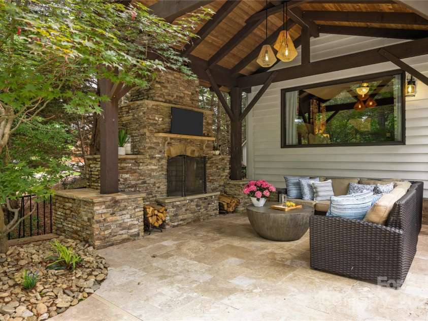 19614 Meta Road, Cornelius, NC 28031.  MLS# CAR4254819, YatesRealty ID 28693. 