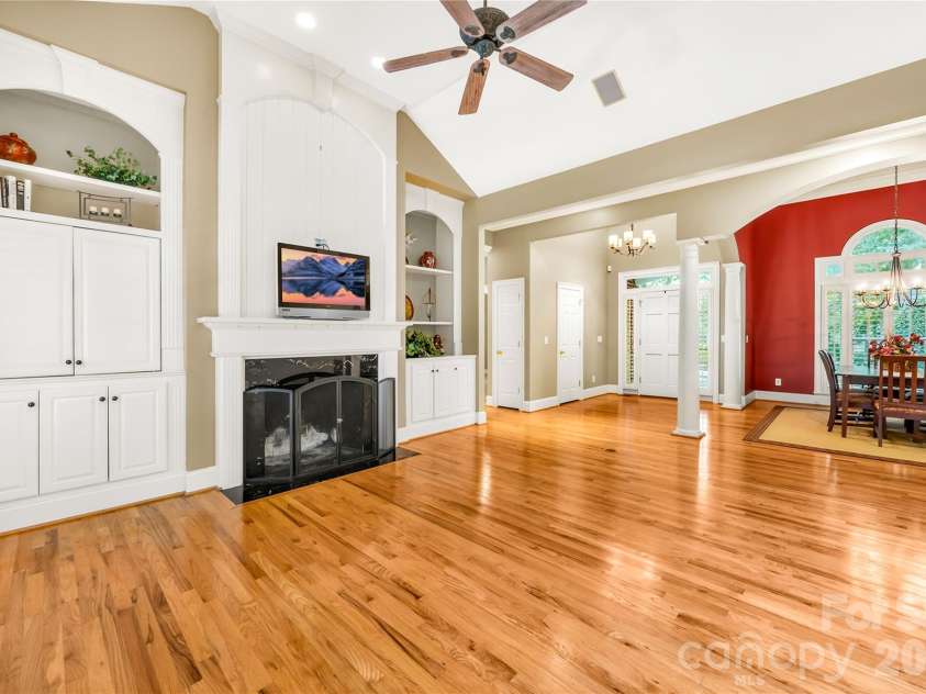138 Woodstream Circle, Mooresville, NC 28117.  MLS# CAR4384438, YatesRealty ID 28694. Open floor plan