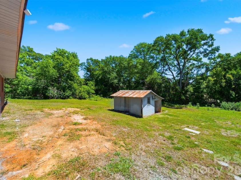 1807 Post Road, Shelby, NC 28152.  MLS# CAR4378807, YatesRealty ID 28695. 