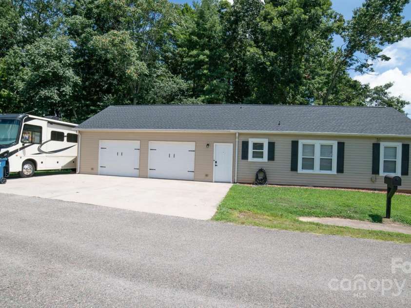 2594 Timberwood Drive, Lenoir, NC 28645.  MLS# CAR4276583, YatesRealty ID 28695. 