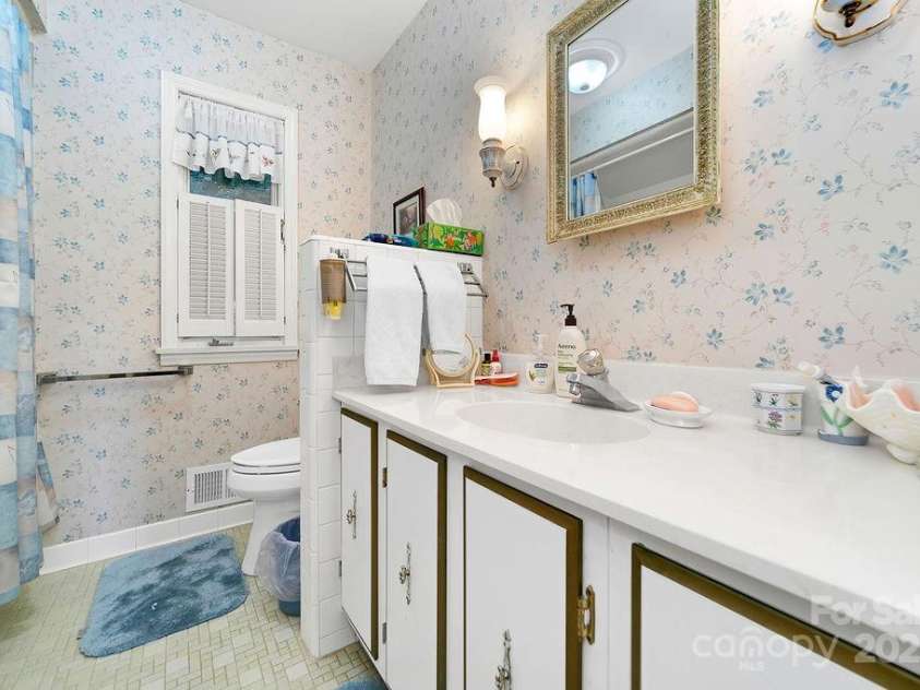 1315 Glen Cannon Drive, Pisgah Forest, NC 28768.  MLS# CAR4282131, YatesRealty ID 28696. 2nd Bath