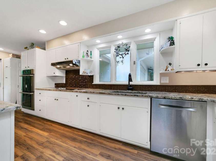 1315 Glen Cannon Drive, Pisgah Forest, NC 28768.  MLS# CAR4282131, YatesRealty ID 28696. Spacious Kitchen