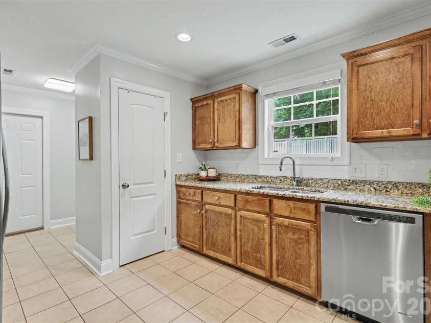 2325 Montford Avenue, Concord, NC 28027.  MLS# CAR4377118, YatesRealty ID 28697. 