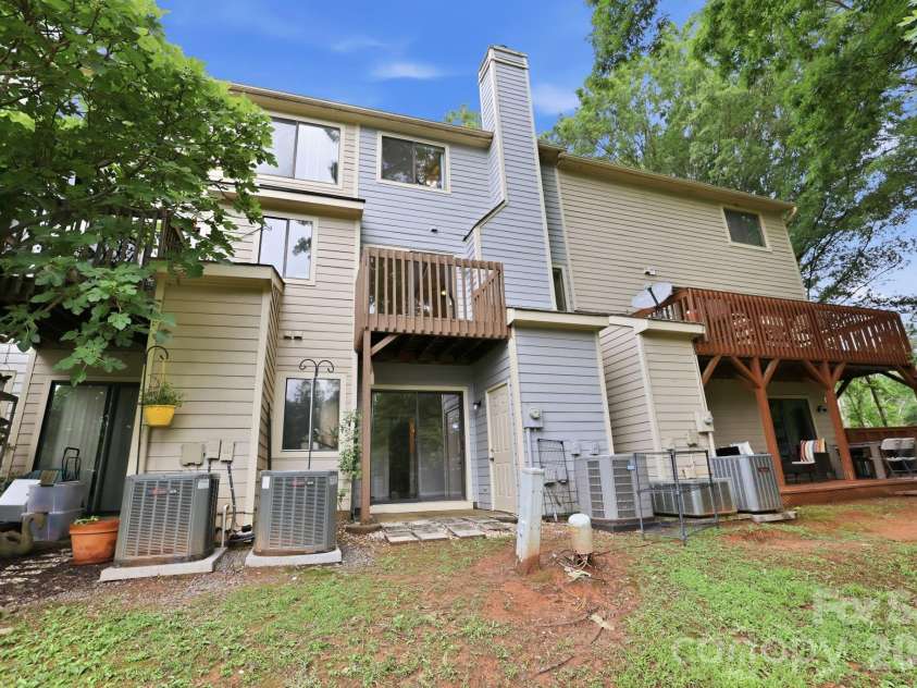 4003 North Course Drive, Charlotte, NC 28277.  MLS# CAR4386879, YatesRealty ID 28698. 