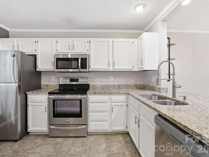 4003 North Course Drive, Charlotte, NC 28277.  MLS# CAR4386879, YatesRealty ID 28698. 