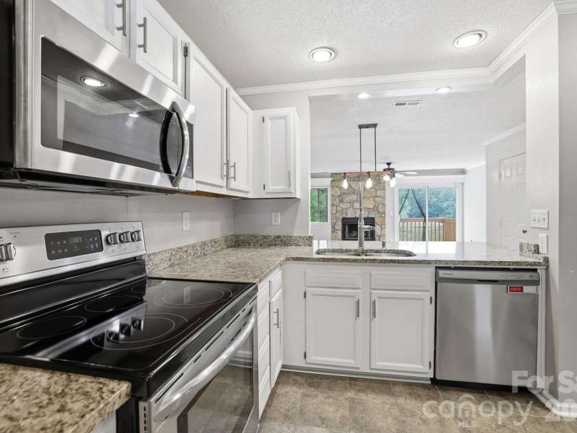 4003 North Course Drive, Charlotte, NC 28277.  MLS# CAR4386879, YatesRealty ID 28698. 