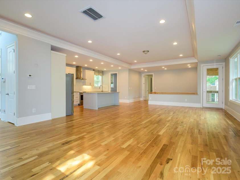 7324 Leharne Drive, Charlotte, NC 28270.  MLS# CAR4253021, YatesRealty ID 287. Great Room