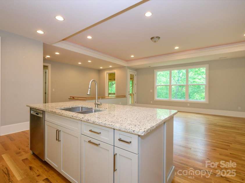 7324 Leharne Drive, Charlotte, NC 28270.  MLS# CAR4253021, YatesRealty ID 287. Kitchen