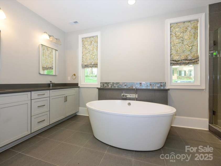 7324 Leharne Drive, Charlotte, NC 28270.  MLS# CAR4253021, YatesRealty ID 287. Primary Bathroom