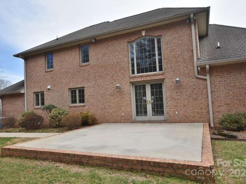 111 Springwood Drive, Valdese, NC 28690.  MLS# CAR4232426, YatesRealty ID 2870. Patio
