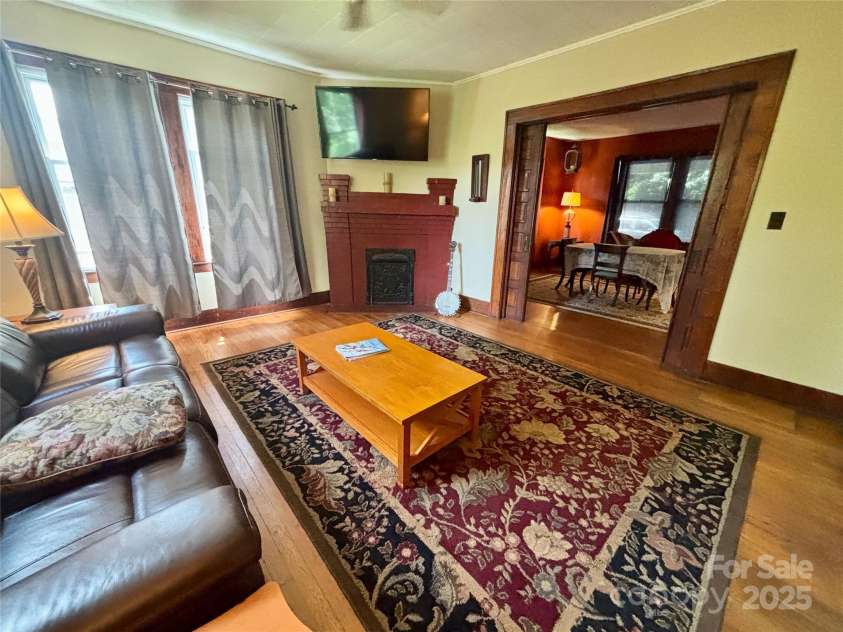 176 French Broad Avenue, Asheville, NC 28801.  MLS# CAR4205647, YatesRealty ID 2870. 