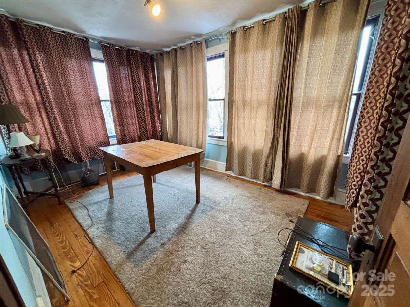 176 French Broad Avenue, Asheville, NC 28801.  MLS# CAR4205647, YatesRealty ID 2870. 