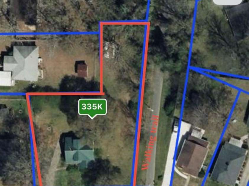 209 East Dixon Street, Lincolnton, NC 28092.  MLS# CAR4390313, YatesRealty ID 28700. 