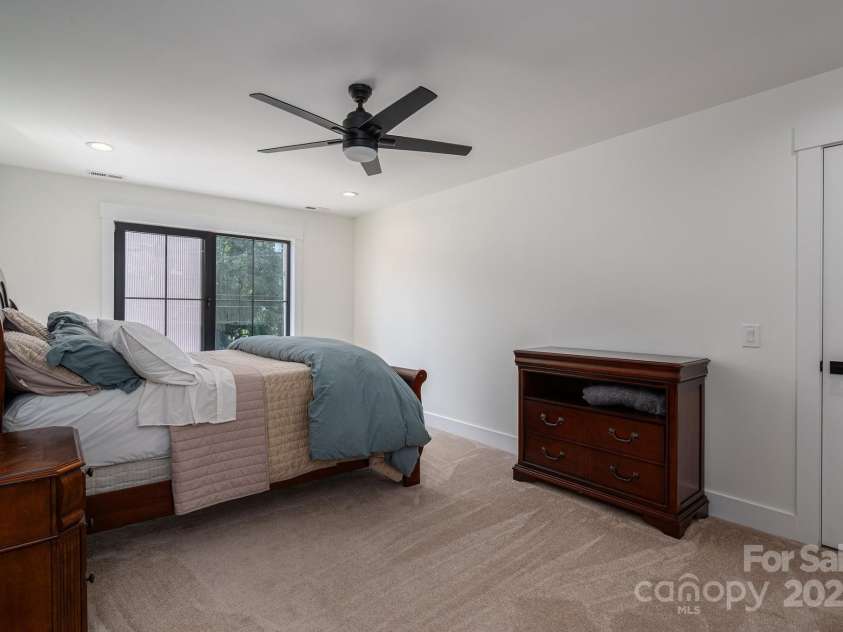 140 Robin Road, Lincolnton, NC 28092.  MLS# CAR4269447, YatesRealty ID 28701. 