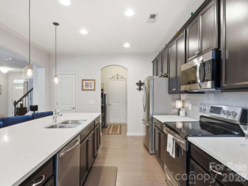 533 Park View Drive, Belmont, NC 28012.  MLS# CAR4388472, YatesRealty ID 28701. 