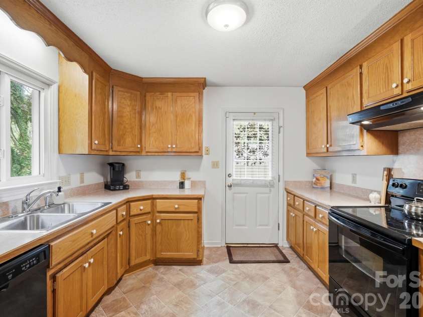 1037 Wilkerson Street, Belmont, NC 28012.  MLS# CAR4370201, YatesRealty ID 28702. 