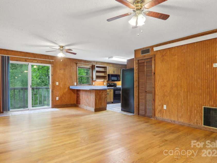 685 Freeman Creek Road, Zirconia, NC 28790.  MLS# CAR4299682, YatesRealty ID 28702. 