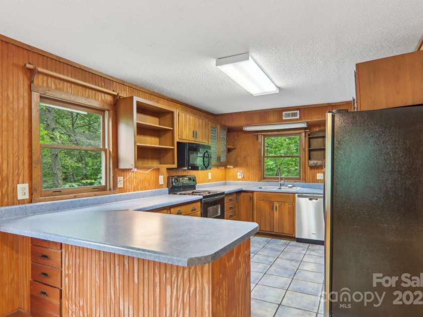 685 Freeman Creek Road, Zirconia, NC 28790.  MLS# CAR4299682, YatesRealty ID 28702. 