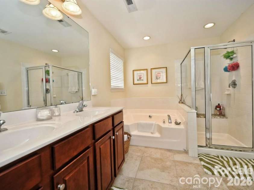 10412 Berkeley Woods Lane, Charlotte, NC 28277.  MLS# CAR4384926, YatesRealty ID 28703. 