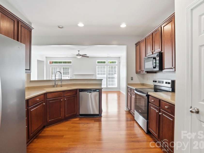 10412 Berkeley Woods Lane, Charlotte, NC 28277.  MLS# CAR4384926, YatesRealty ID 28703. 