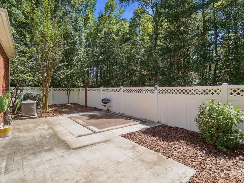 10412 Berkeley Woods Lane, Charlotte, NC 28277.  MLS# CAR4384926, YatesRealty ID 28703. 
